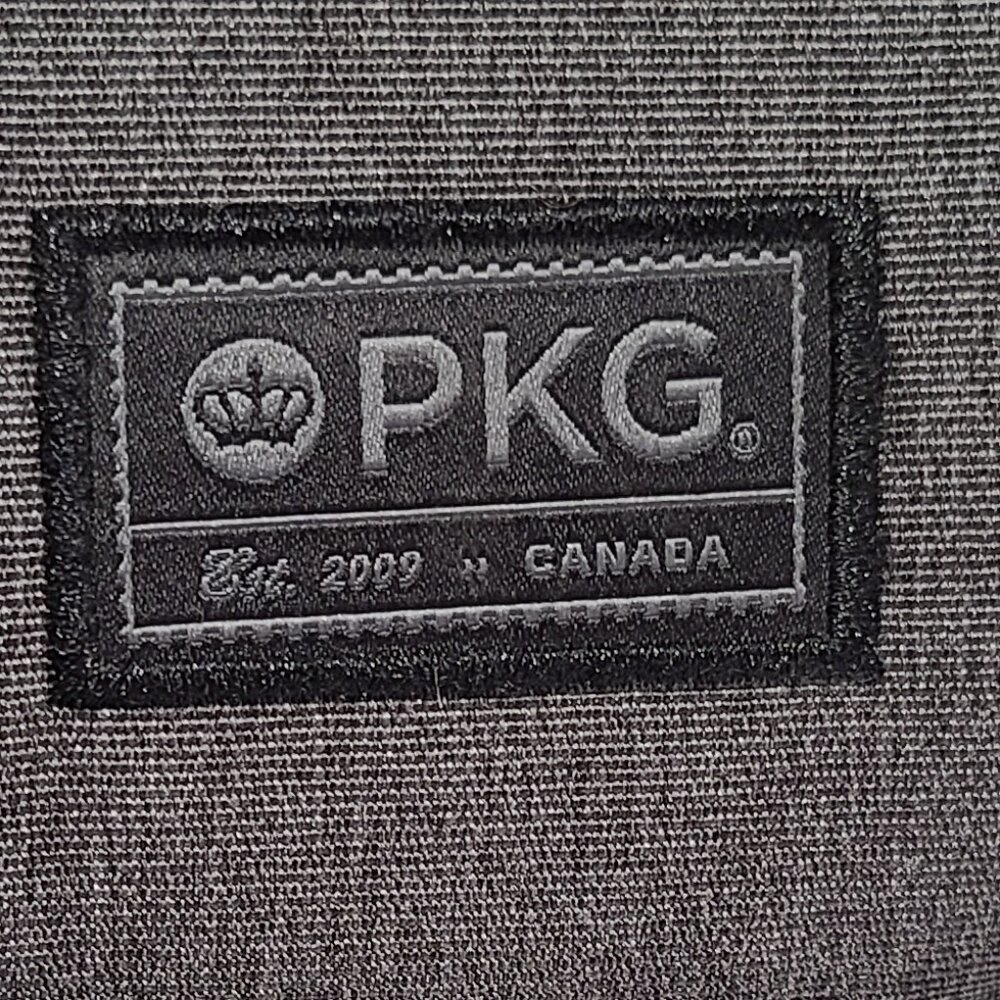 PKG Laptop Messenger Bag Gray – Fits up to 15" Laptop, Padded with Multiple Comp - Picture 3 of 10
